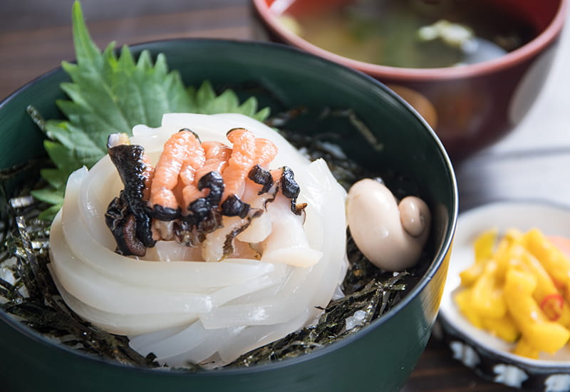 サザエ・イカ丼